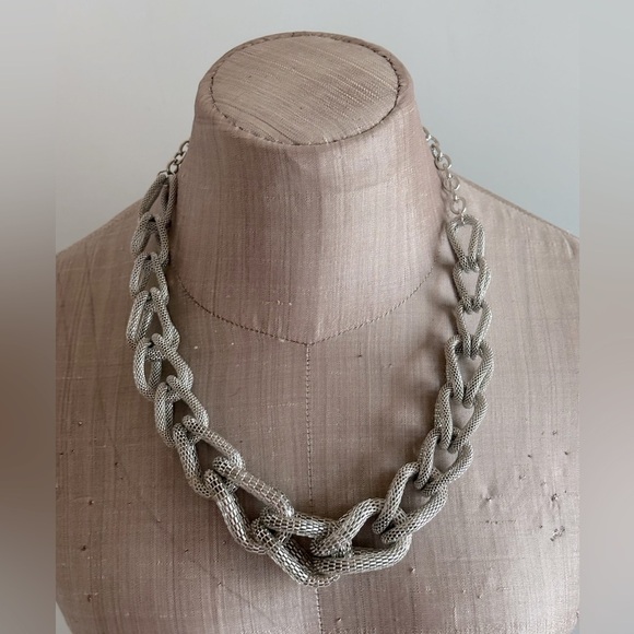 Silver Tone Metal Mesh Chain Link Necklace‎ Set - Picture 3 of 7